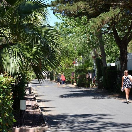 Camping Les Salisses - Maeva Vias Exterior photo